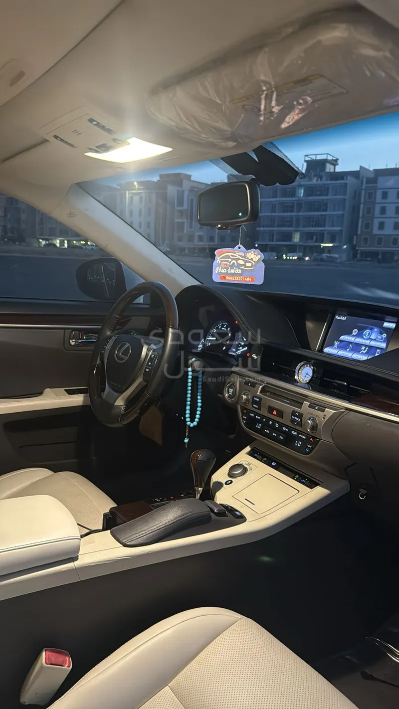 2013 لكزس آي إس 350