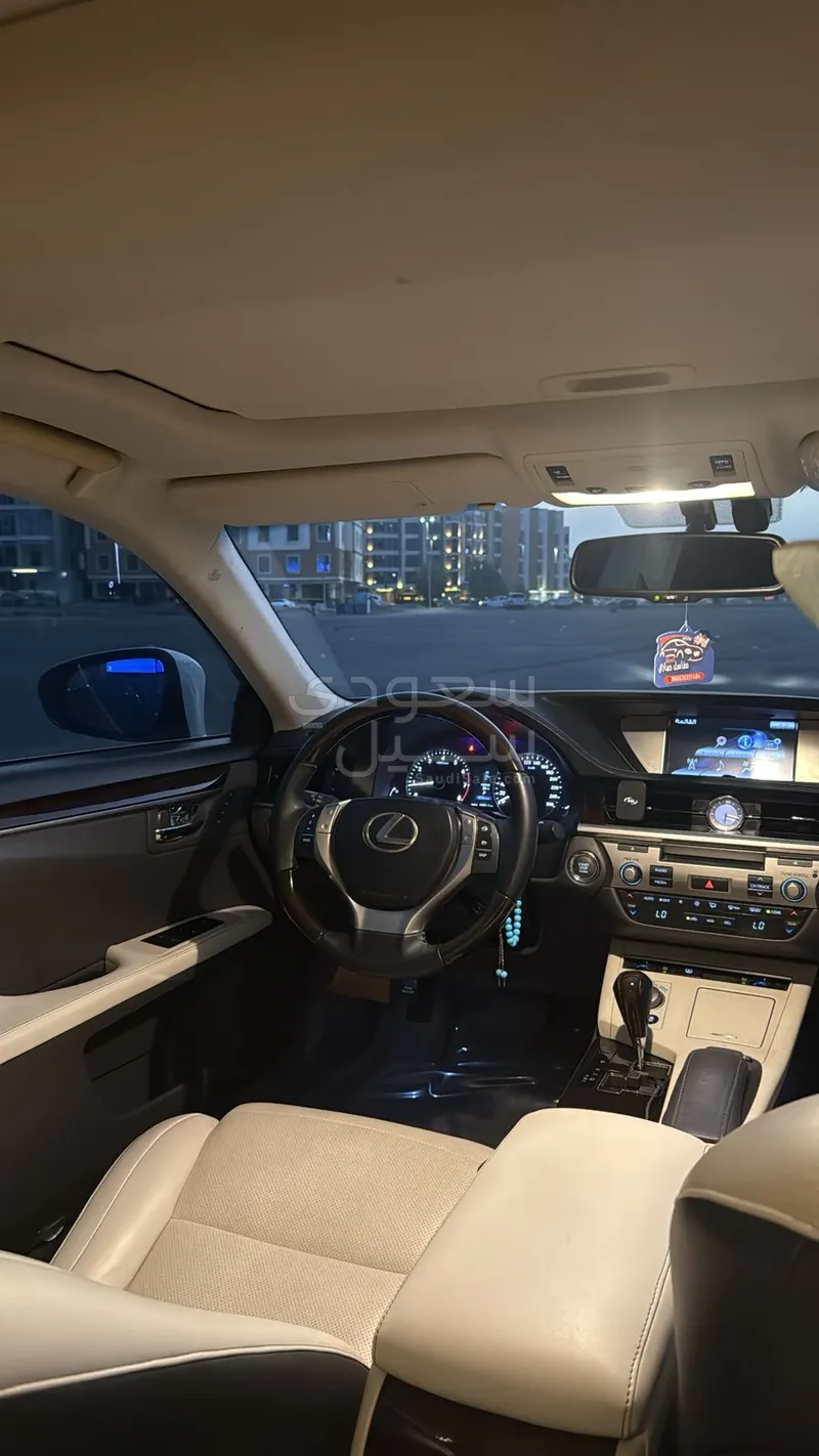 2013 لكزس آي إس 350
