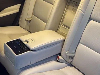 2013 لكزس آي إس 350