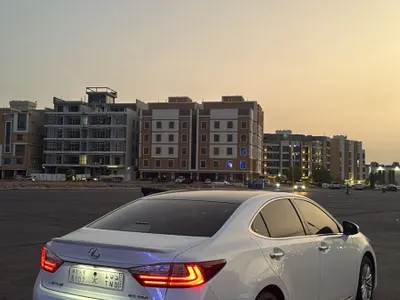 2013 لكزس آي إس 350