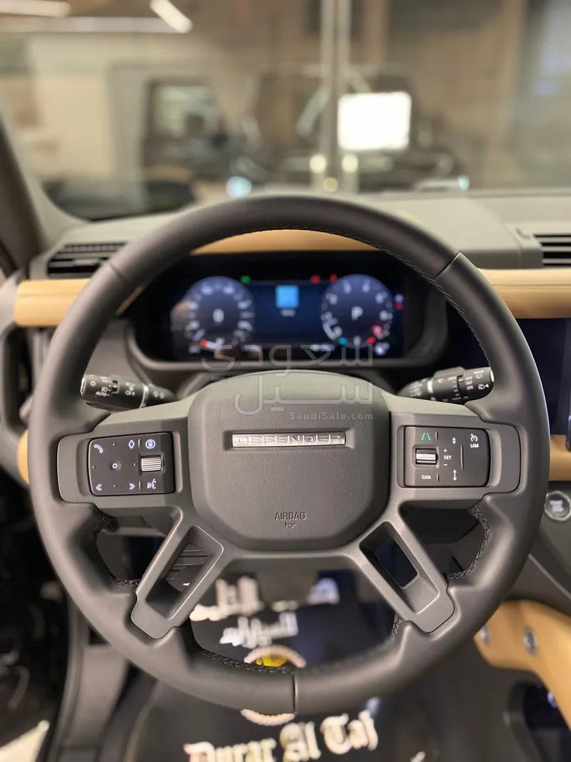 2025 لاند روفر ديفيندر 90