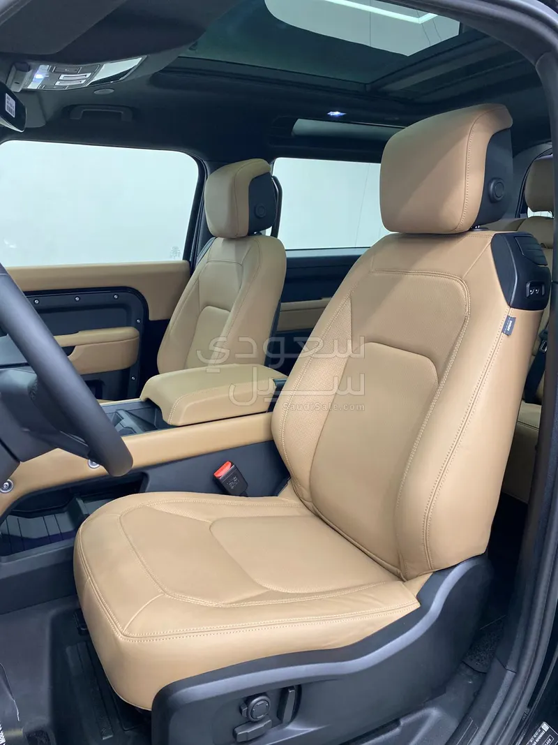 2025 لاند روفر ديفيندر 90