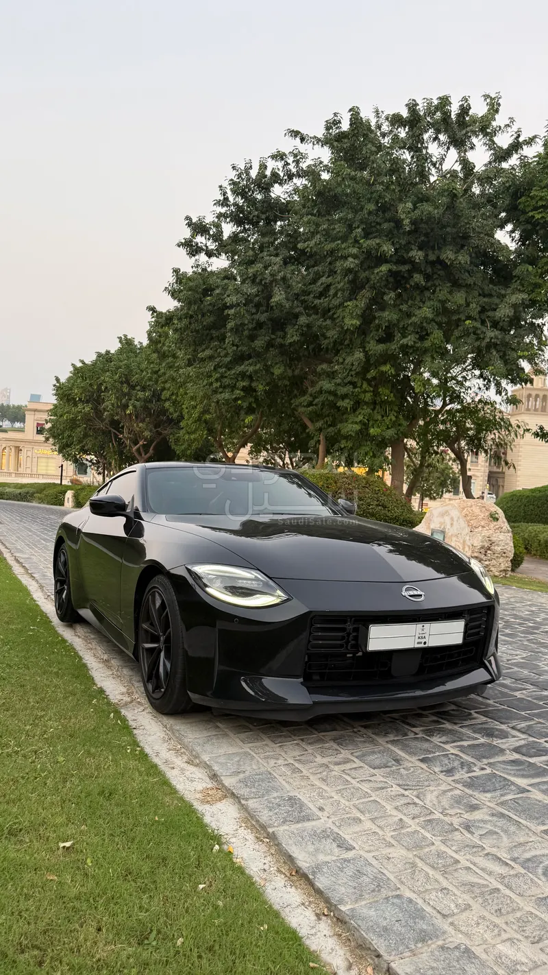 2023 نيسان زد 400