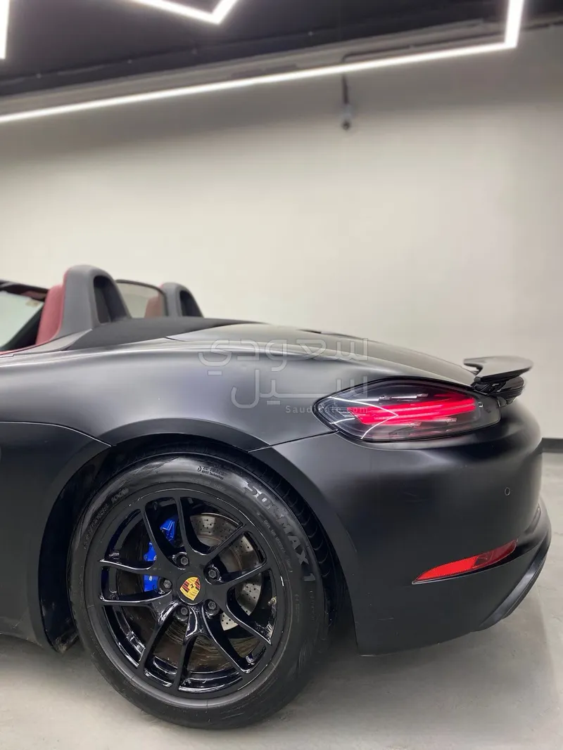 2021 بورش بوكستر