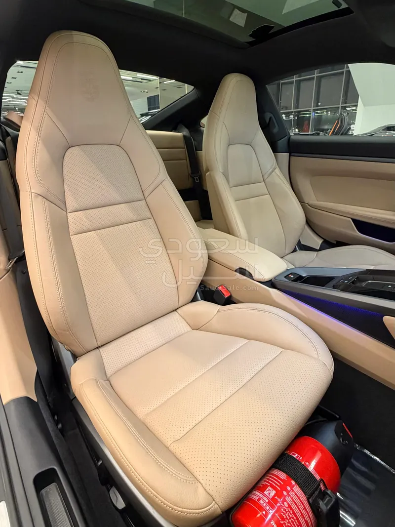 2024 بورش 911 كاريرا