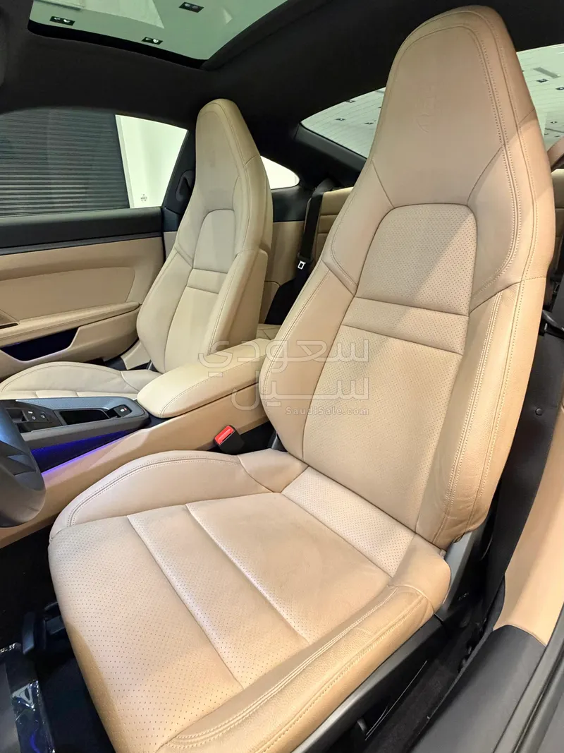 2024 بورش 911 كاريرا