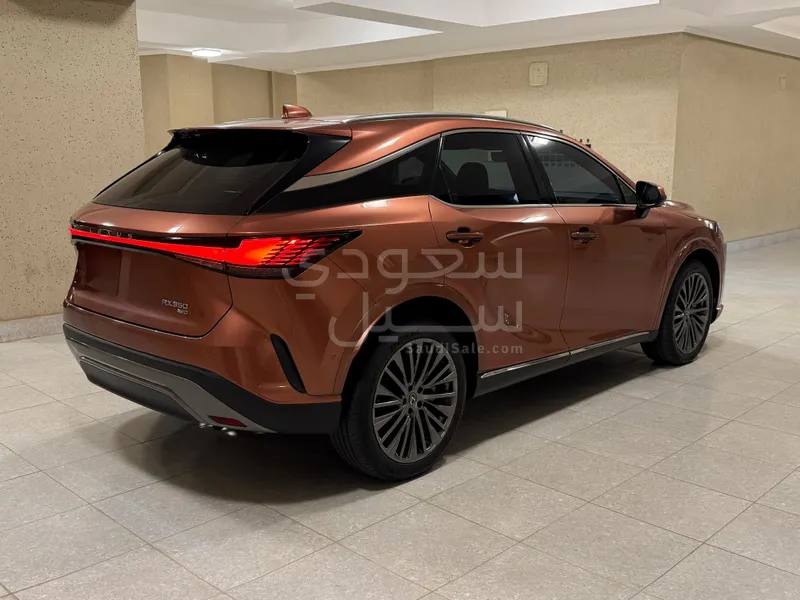 2023 لكزس أر إكس 350