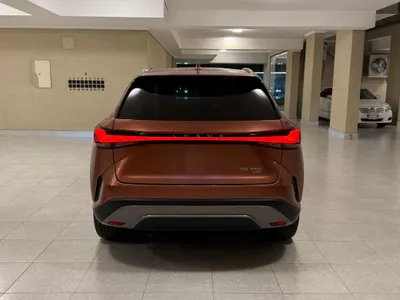 2023 لكزس أر إكس 350