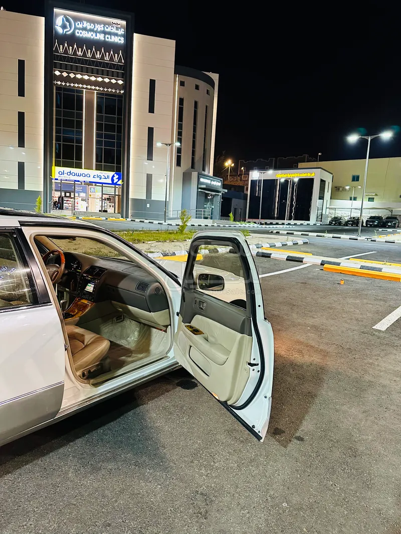 1998 لكزس إل إس 400