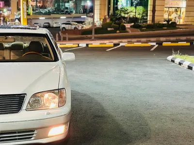 1998 لكزس إل إس 400