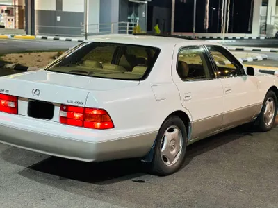 1998 لكزس إل إس 400