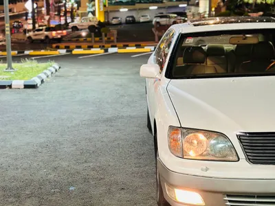 1998 لكزس إل إس 400