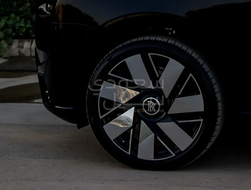 2025 Rolls-Royce Cullinan Silver Badge