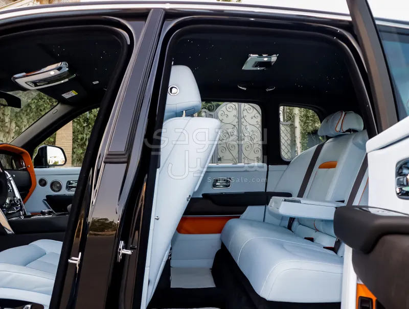 2025 Rolls-Royce Cullinan Silver Badge