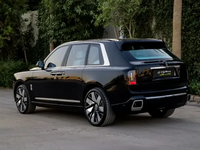 2025 رولز رويس كولينان سلفر بادج