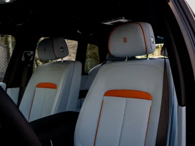 2025 رولز رويس كولينان سلفر بادج