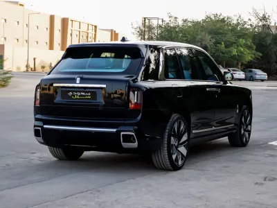 2025 رولز رويس كولينان سلفر بادج