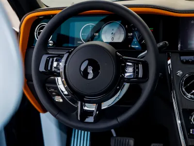 2025 رولز رويس كولينان سلفر بادج