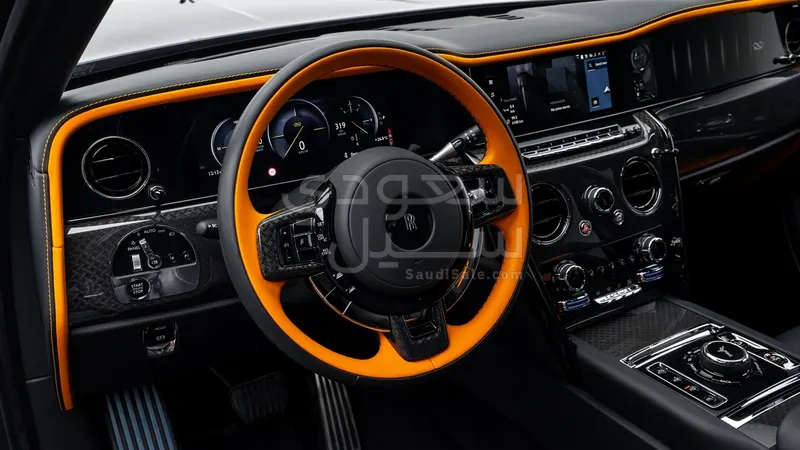 2025 رولز رويس كولينان بلاك بادج