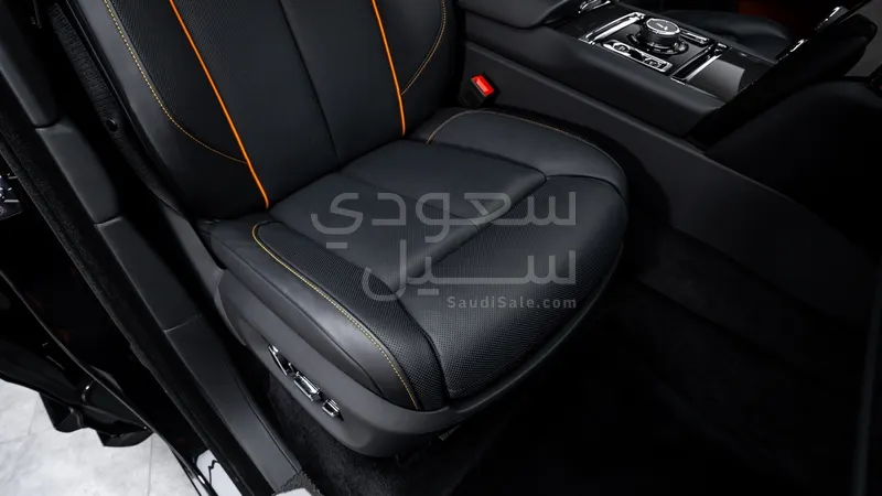 2025 رولز رويس كولينان بلاك بادج