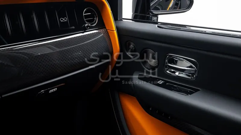 2025 رولز رويس كولينان بلاك بادج