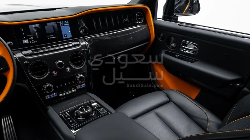 2025 رولز رويس كولينان بلاك بادج