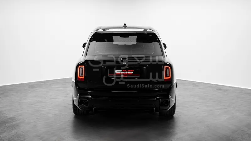 2025 رولز رويس كولينان بلاك بادج