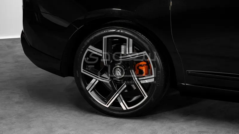 2025 رولز رويس كولينان بلاك بادج