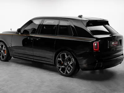 2025 رولز رويس كولينان بلاك بادج