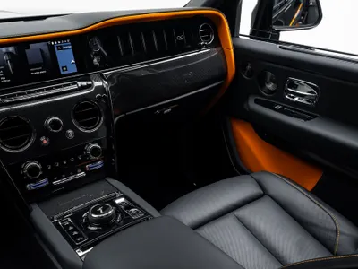 2025 رولز رويس كولينان بلاك بادج