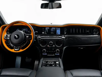 2025 رولز رويس كولينان بلاك بادج