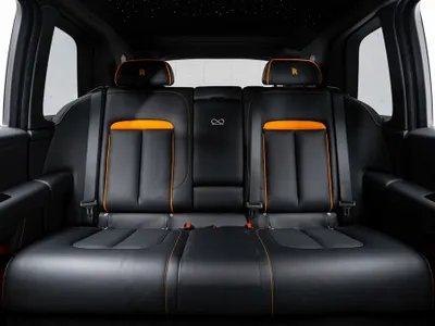 2025 رولز رويس كولينان بلاك بادج