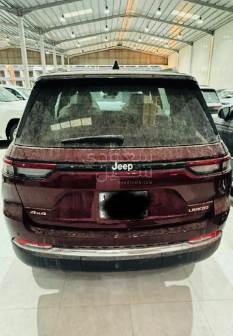 2025 جييب جراند شيروكي لاريدو