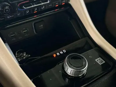 2025 جييب جراند شيروكي لاريدو