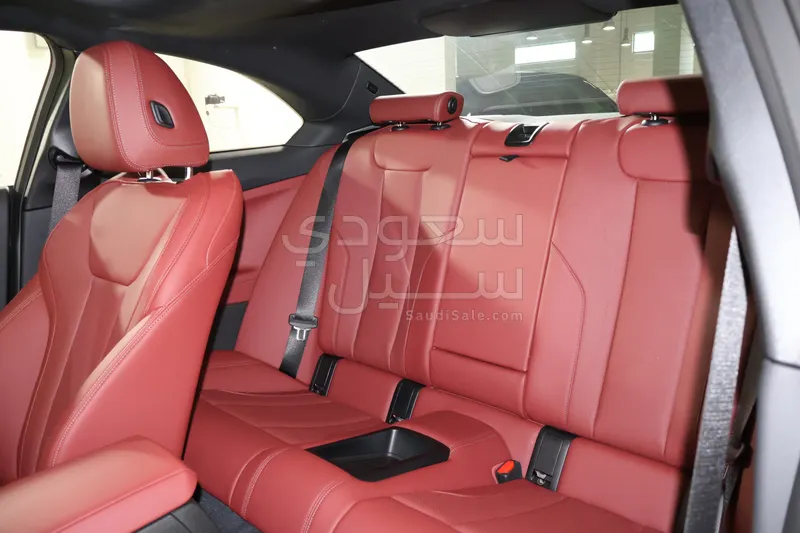 2025 بي ام دبليو الفئة الثانية اي 230