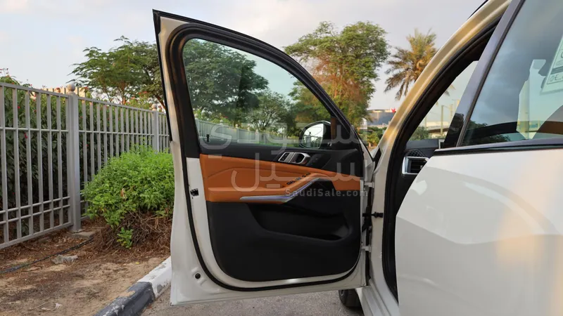 2025 بي ام دبليو الفئة اكس 5 إم كت