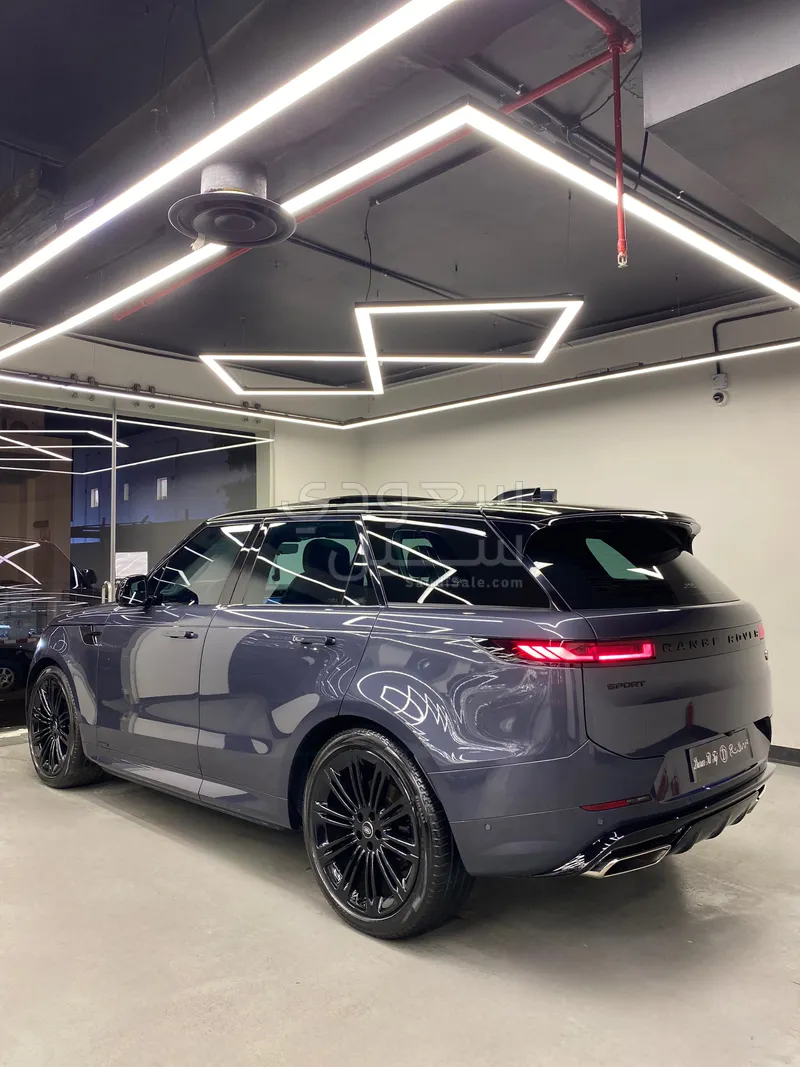 2023 لاند روفر رينج روفر سبورت اوتوبيوجرافي