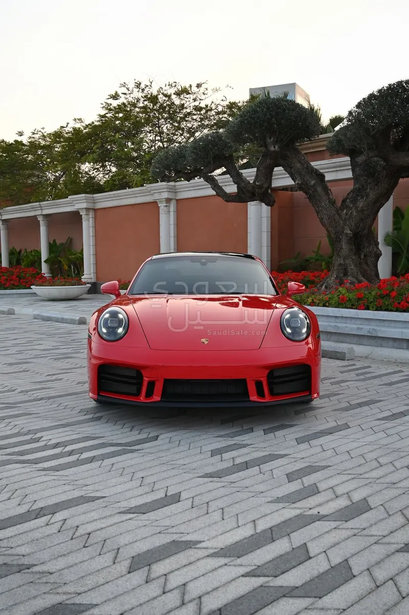 2025 بورش 911 كاريرا