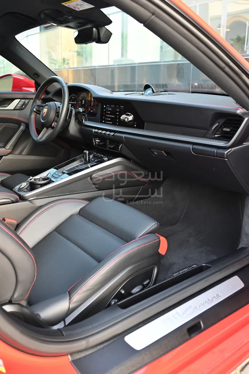 2025 بورش 911 كاريرا