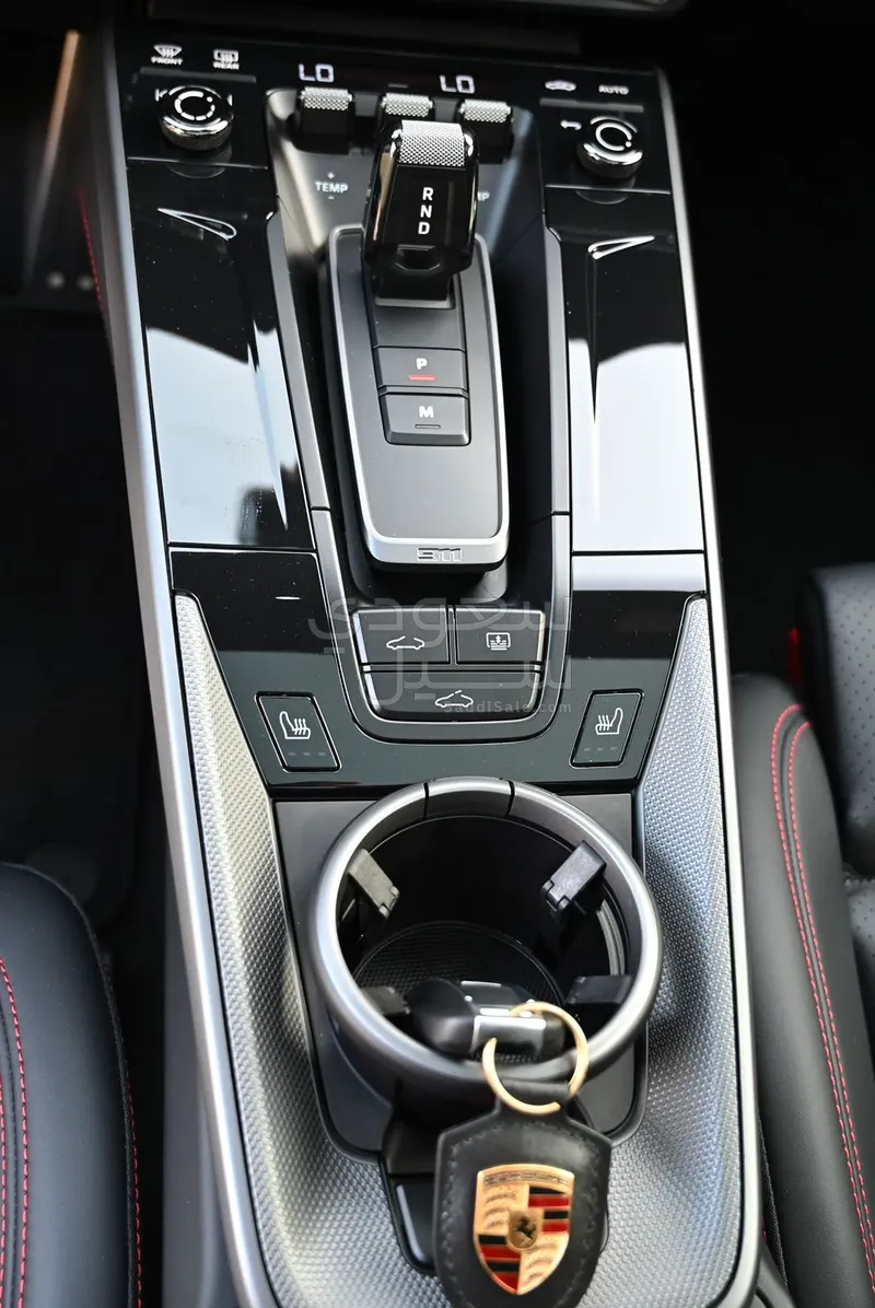 2025 بورش 911 كاريرا