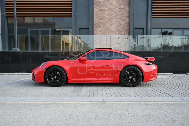 2025 بورش 911 كاريرا