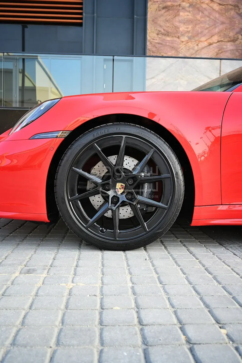 2025 بورش 911 كاريرا