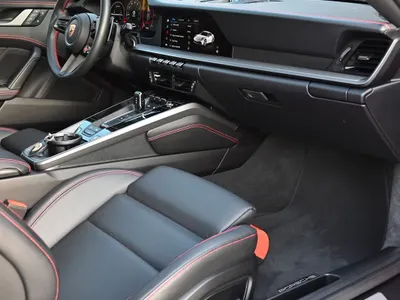 2025 بورش 911 كاريرا