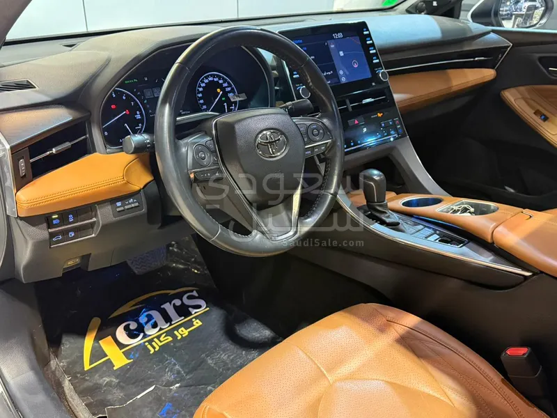 2022 تويوتا افالون ليمتد