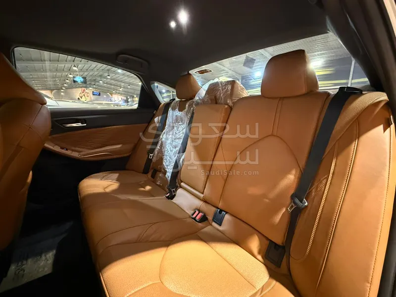 2022 تويوتا افالون ليمتد