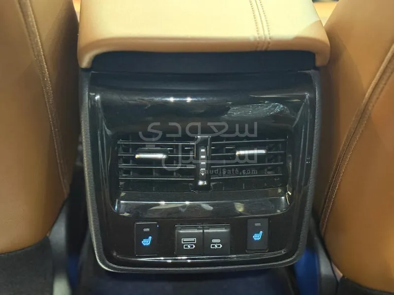 2022 تويوتا افالون ليمتد