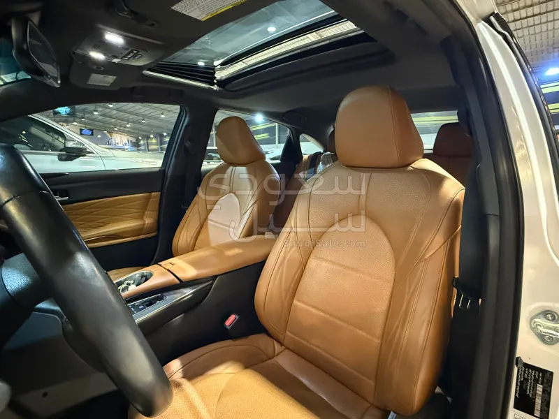 2022 تويوتا افالون ليمتد