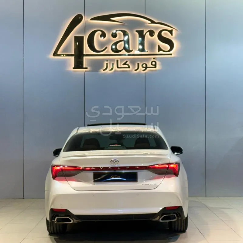 2022 تويوتا افالون ليمتد