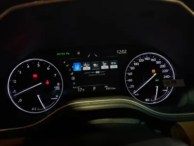 2022 تويوتا افالون ليمتد