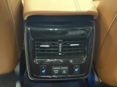 2022 تويوتا افالون ليمتد